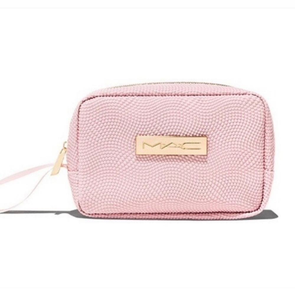 🌸MAC Cosmetics Pink Textured Cosmetic Pouch🌸